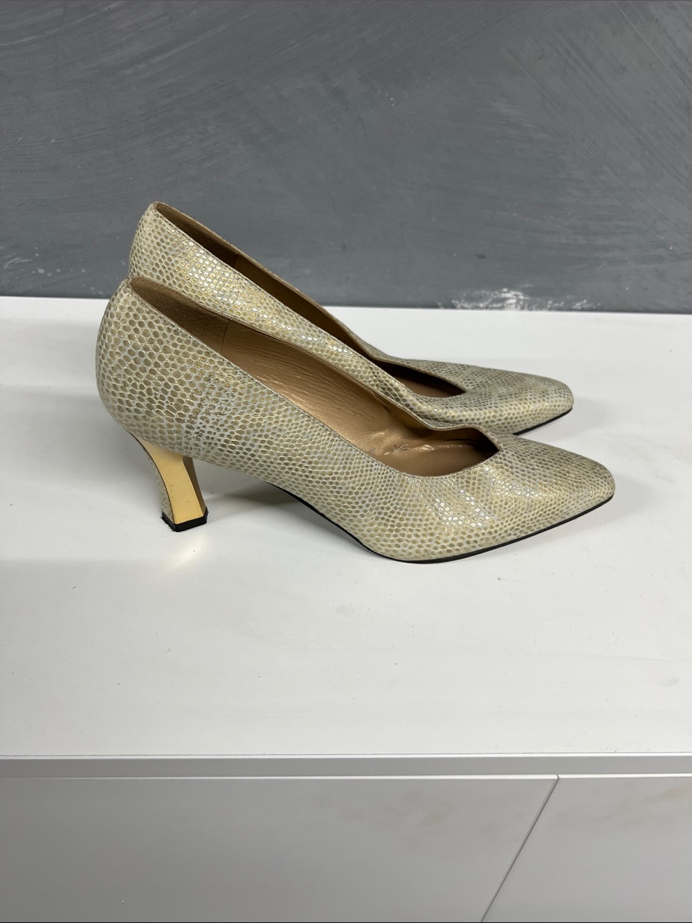 Stuart Weitzman Python Textured Pointed-Toe Pumps with Gold Heel - Picture 3 of 7